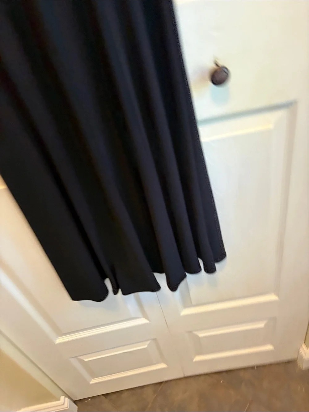 Jones New York Black Sleeveless Surplice V-Neck Pleated Midi Dress Size 8 - Picture 4 of 8